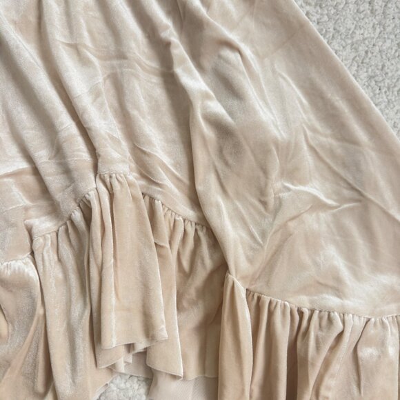 Joyfolie Girls Ivory Velvet High-Low Dress With Cap Sleeves & Ruffle Hem size 5 - Picture 8 of 10